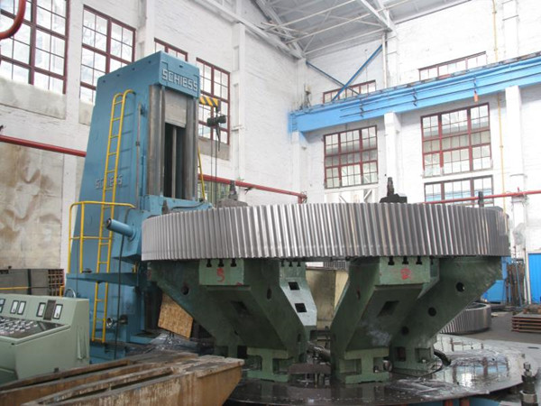 2000mm gear hobbing machine